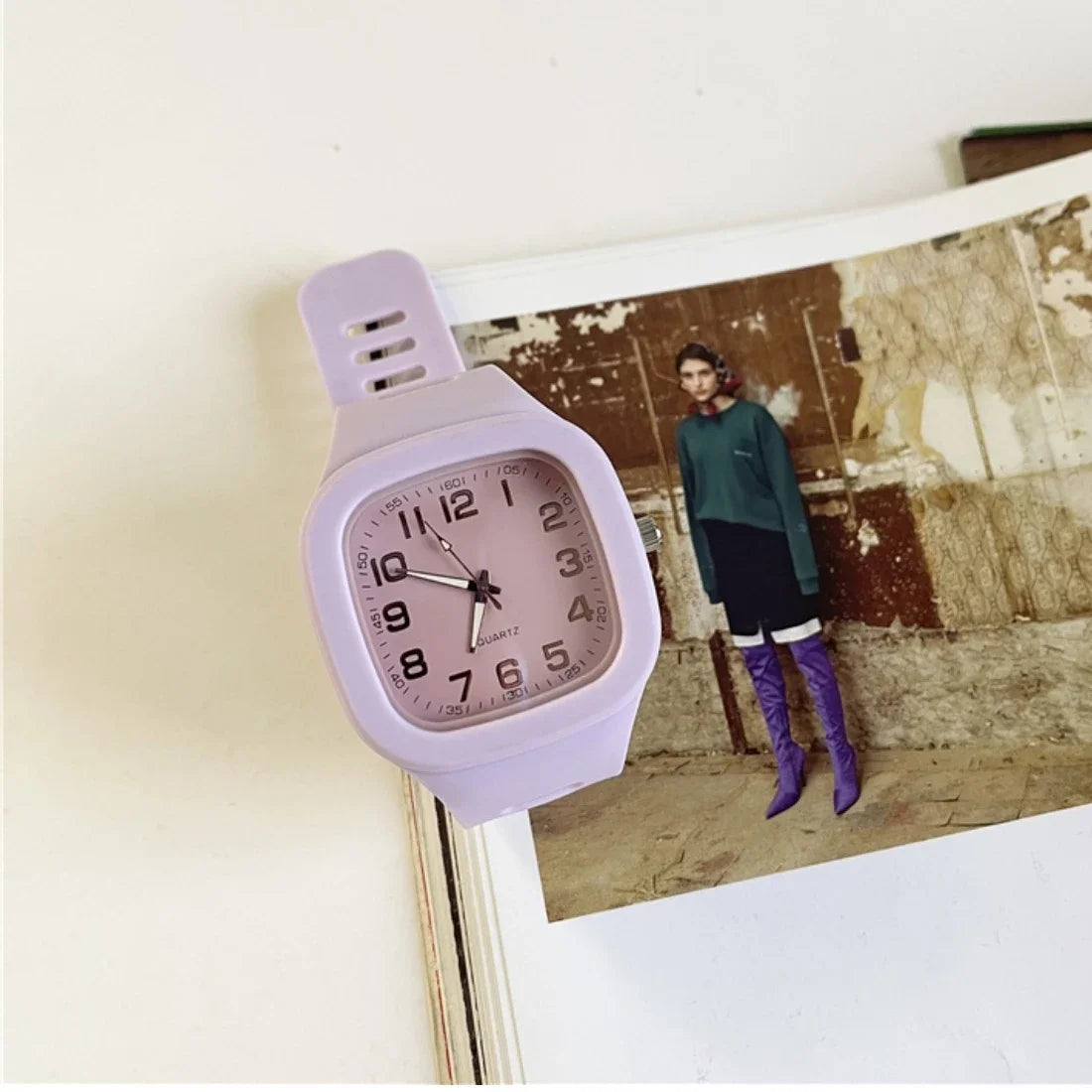 Fashion Women Watches Squartz Dial Watch Women Luxury Ladies Quartz Wristwatches Silicone Female Clock