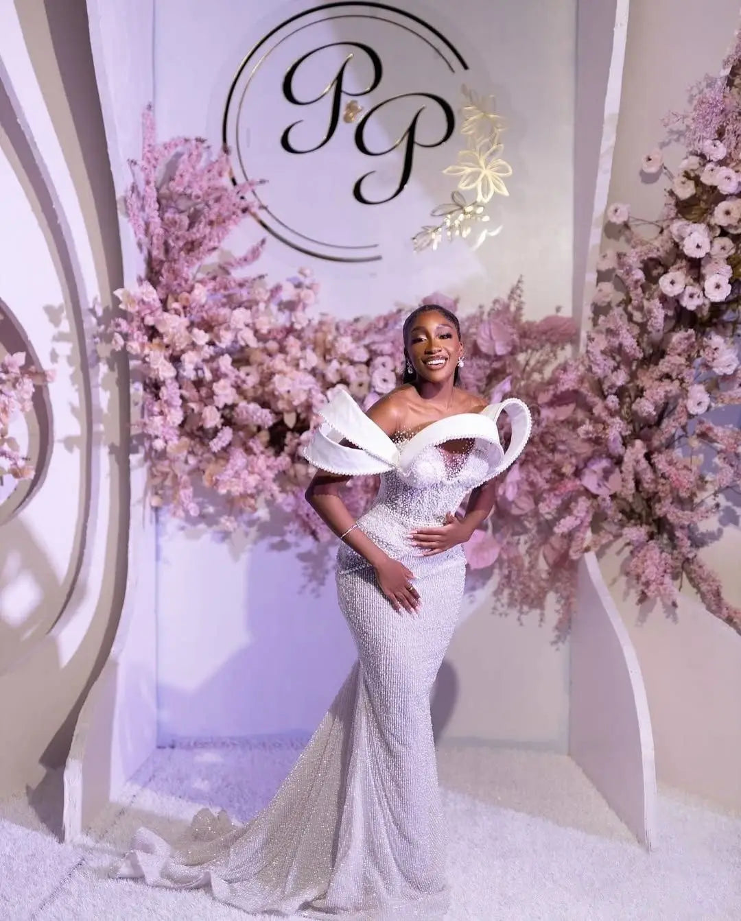 Maßgeschneiderte Perlen-Hochzeitskleider Pailletten Meerjungfrauen-Brautkleider Perlenstickerei Maßgeschneiderte Schmale Prinzessin Schleppe Brautkleid Vestidos