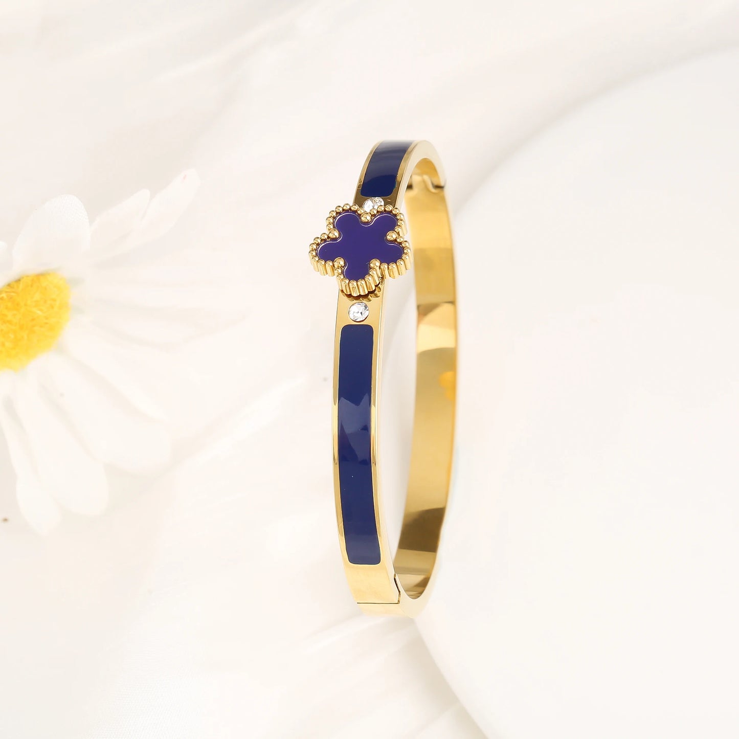 6 Farben Klassisch Luxuriös Edelstahl Fünfblattblume Offener Armreif Schlicht für Damen Mädchen Party Trend Emaille Schmuck Kleeblatt