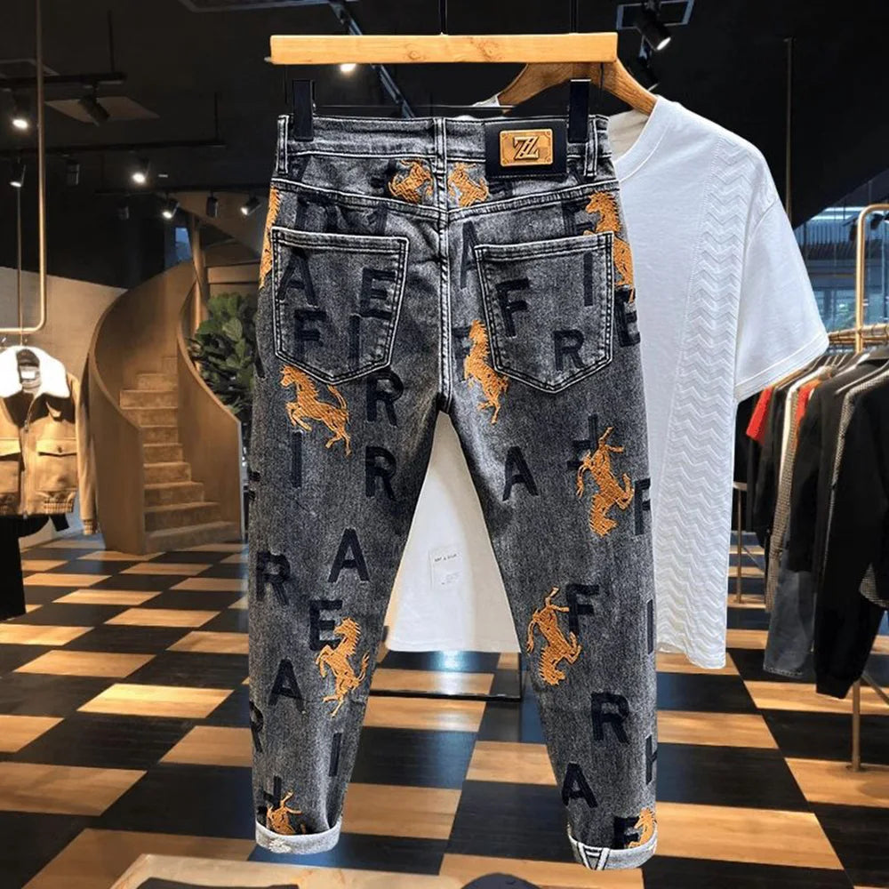 Herren Jeans Bestickte Beinschlankmachende Hose Lässige Streetwear Vielseitige Personalisierte Bleistifthose Herrenbekleidung Frühjahr 2024 Neu