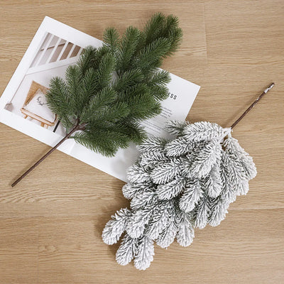 Künstliche Kiefernnadelzweige Weihnachts-Tannenzweige Künstliche Schnee-Kiefernzweige Winter-Sprays Grünzeug-Stiele für Weihnachtsbaumgirlanden-Dekor
