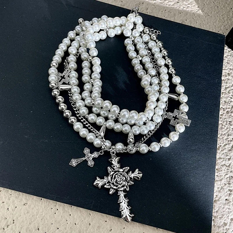 Goth Rosenblume Imitation Perlen Kreuz Anhänger Halskette für Frauen Mehrlagige Perlenketten Ästhetischer Vintage Luxus Schmuck