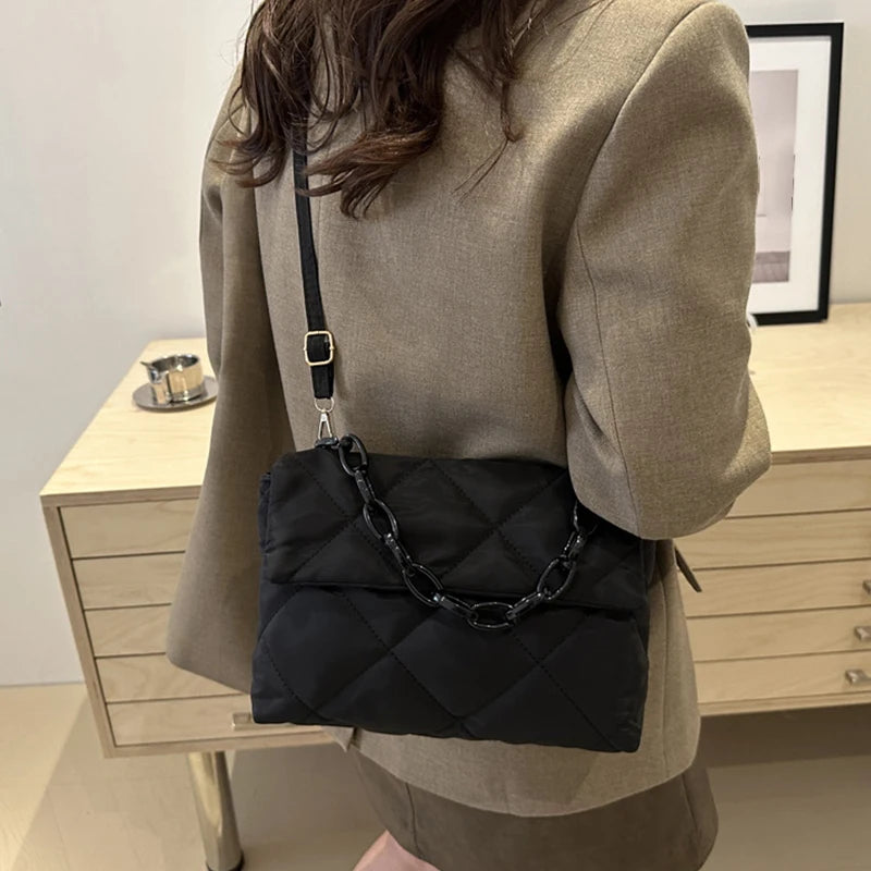 Acryl-Ketten-Umhängetaschen, quadratisch, lässig, Klappe, Damen-Pendeltaschen, gesteppt, All-Match, Winter, große Kapazität für Mädchen zum Einkaufen