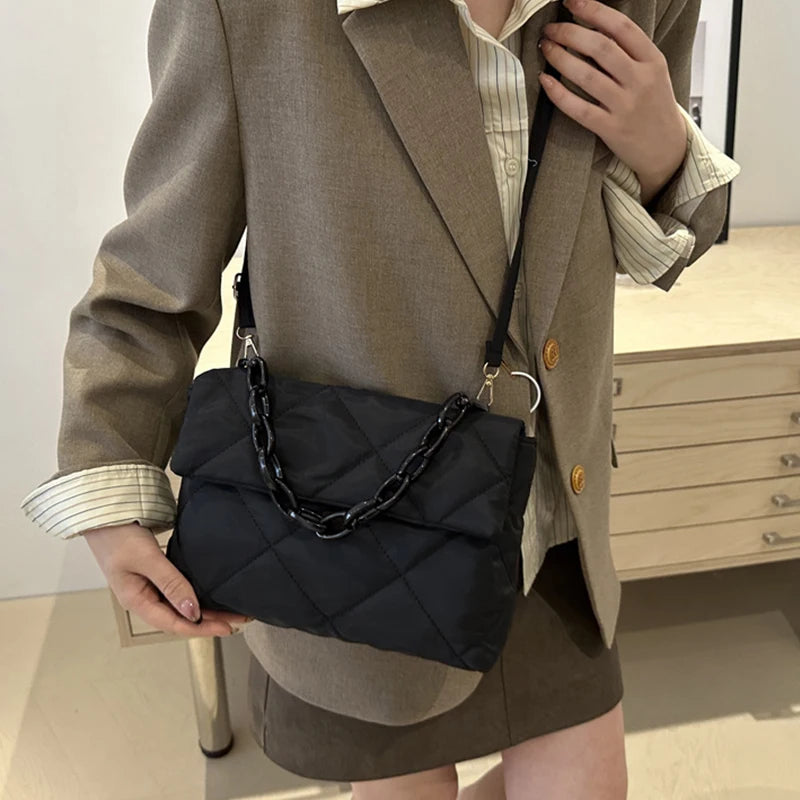 Acryl-Ketten-Umhängetaschen, quadratisch, lässig, Klappe, Damen-Pendeltaschen, gesteppt, All-Match, Winter, große Kapazität für Mädchen zum Einkaufen