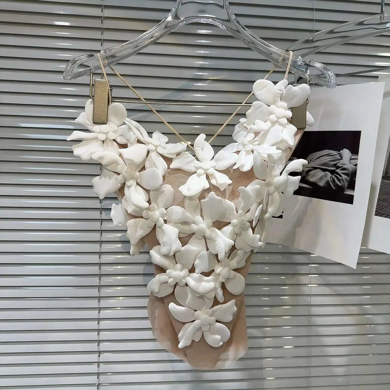 DEAT Fashion 3D Flower Design Backless Camisole For Women Spring New Arrival Trendy Mesh Outwear Sling Vests Female 11A03412
