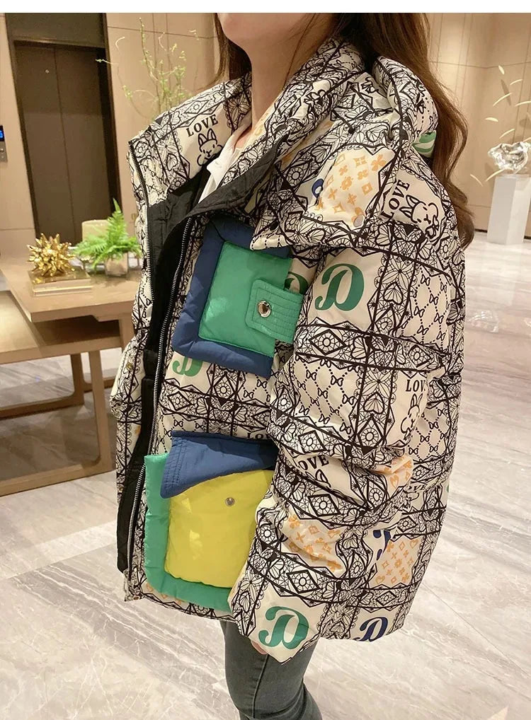 2023 Europäische Station Winter Neue Daunenjacke Damen Warm Mode Kurze Farb-Patchwork Graffiti dicke Weiße Entendaunenjacke