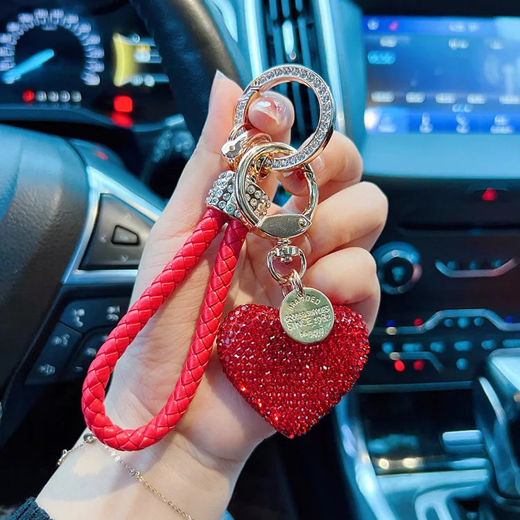 Strass-Diamant, voll besetzter Liebes-Schlüsselanhänger, Lederseil, Kreuzanhänger, herzförmiger Auto-Schlüsselanhänger, exquisite Damenschlüsselanhänger.