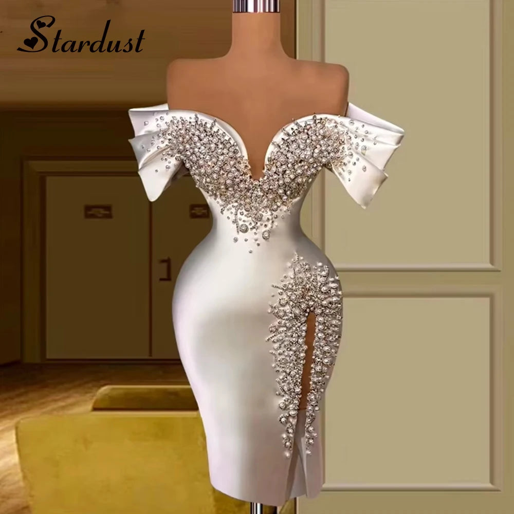 Stardust Luxury Off the Shoulder Homecoming Dress Pearls Slit Pleat Mini Saudi Arabric Illusion Cocktail Party Gown Customized