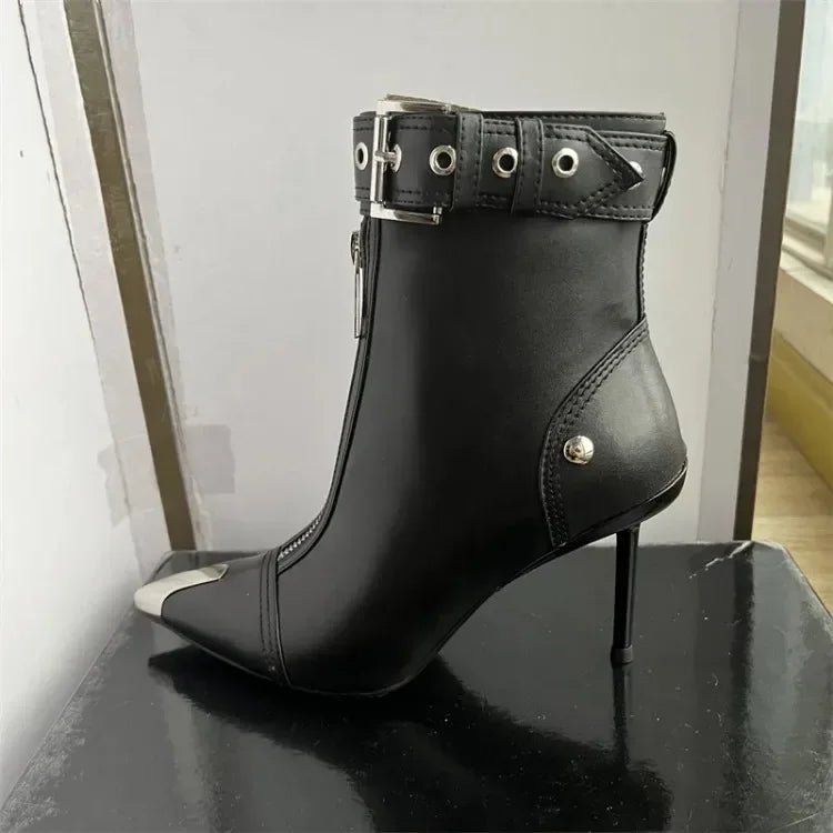 Gürtelschnalle Reißverschluss vorne Modenschau Stiefeletten Damen Herbst Winter Neu Spitz Metallverzierung Rote High Heels Ankle Boots