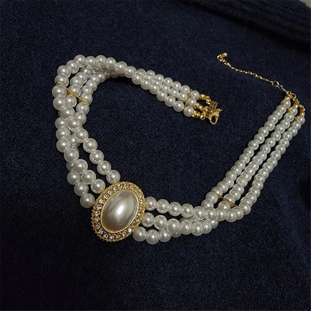 Luxuriöses Vintage dreilagiges Perlen-Collier, 2024 neue Trend-Schmuckmode Damen Halskette für den Hals Partygeschenk