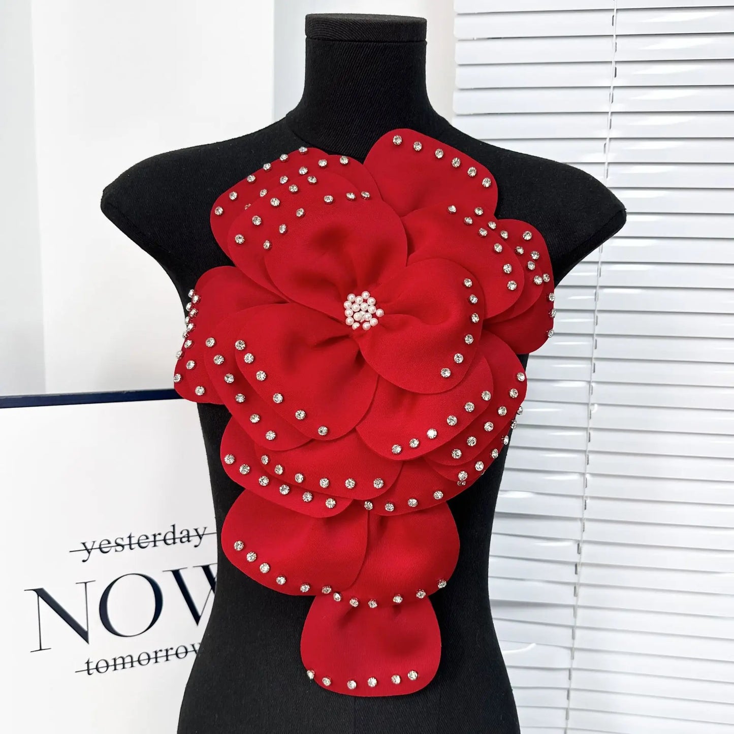 Handmade Multi Layer Fabric Large Flower Brooches for Women Crystal Pearl Lapel Pins Wedding Party Jewelry Accessories Gifts