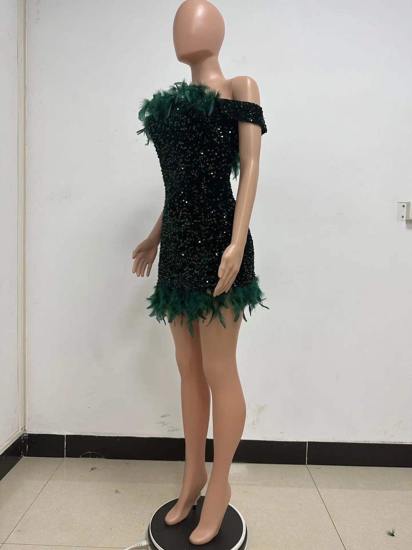 Damen Partykleid Ärmellos Glänzende Pailletten Feder Abendkleid Sexy schulterfrei rückenfrei Mini Formelle Ballkleider HXY8