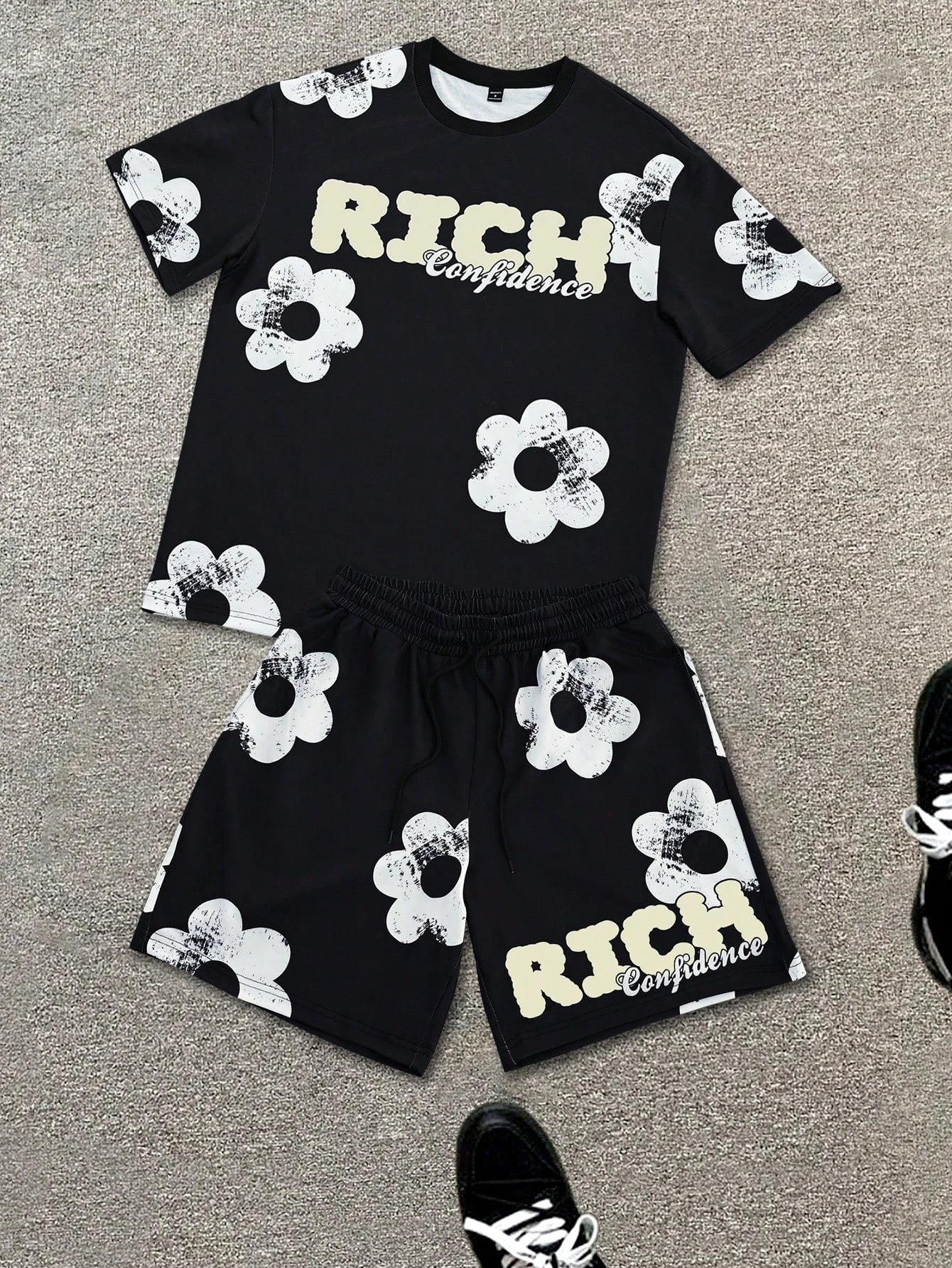 Fashion Men's Black and White Flower Graphic Print T-shirt Shorts 2-piece Set O-neck Short Sleeve Top Elastic Waist Shorts Set