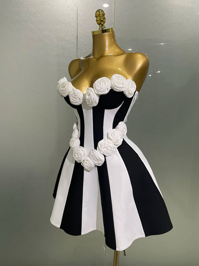 2025Neues Damenkleid Blumenverzierung Trägerlos Schwarz Weiß Gestreiftes Bandage Kurz Cocktailparty Elegant Abend Club Party Kleid