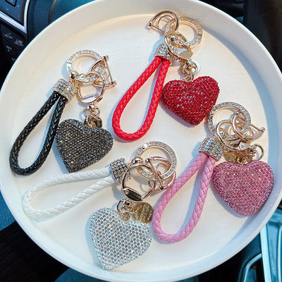 Strass-Diamant, voll besetzter Liebes-Schlüsselanhänger, Lederseil, Kreuzanhänger, herzförmiger Auto-Schlüsselanhänger, exquisite Damenschlüsselanhänger.