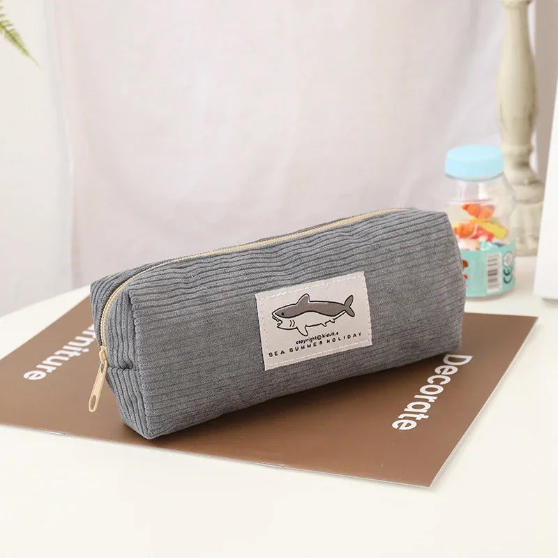 Niedliches Haifisch-Federmäppchen, Stickerei-Stifttasche, Schulanfangs-Zubehör, Schreibwaren für Mädchen, Kinder, Schreibtisch, niedliche Accessoires, Geschenk