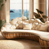 Französisches, leicht luxuriöses, halbkreisförmiges, geschwungenes Villa Wohnzimmer, kreatives Sofa, cremefarben, speziell geformt, Massivholz