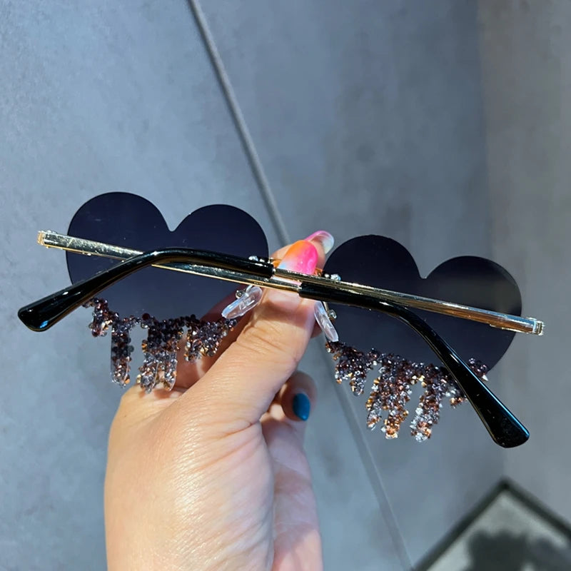 2023 Modedesigner Herz-Sonnenbrille Damen Retro Randlos Bling Persönlichkeit Sonnenbrille Party UV400 Brille lentes de sol mujer