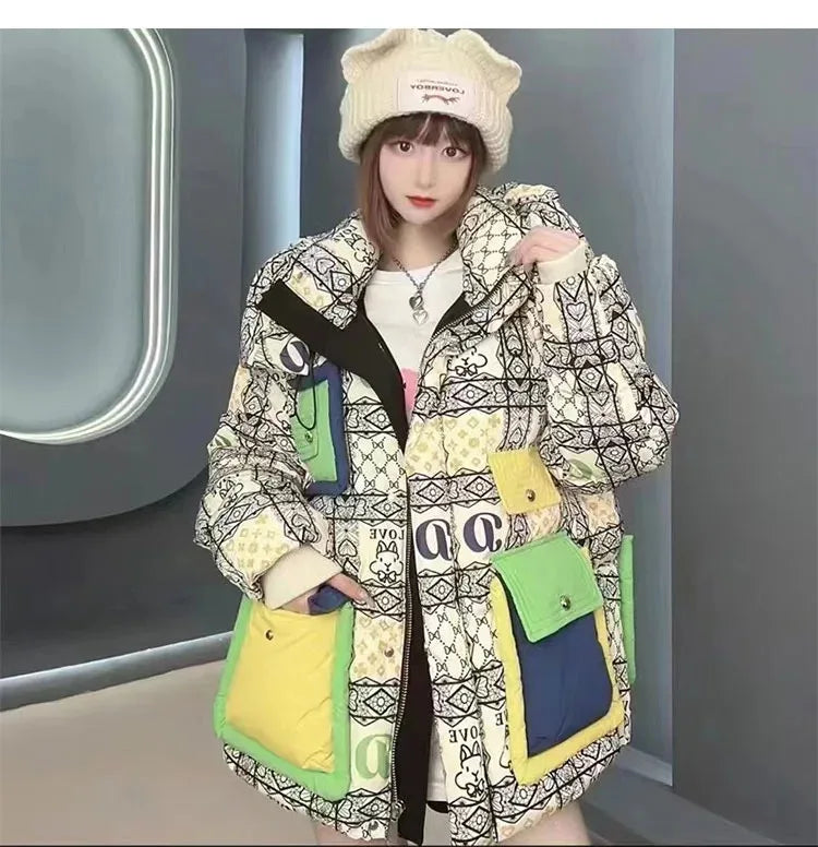 2023 Europäische Station Winter Neue Daunenjacke Damen Warm Mode Kurze Farb-Patchwork Graffiti dicke Weiße Entendaunenjacke