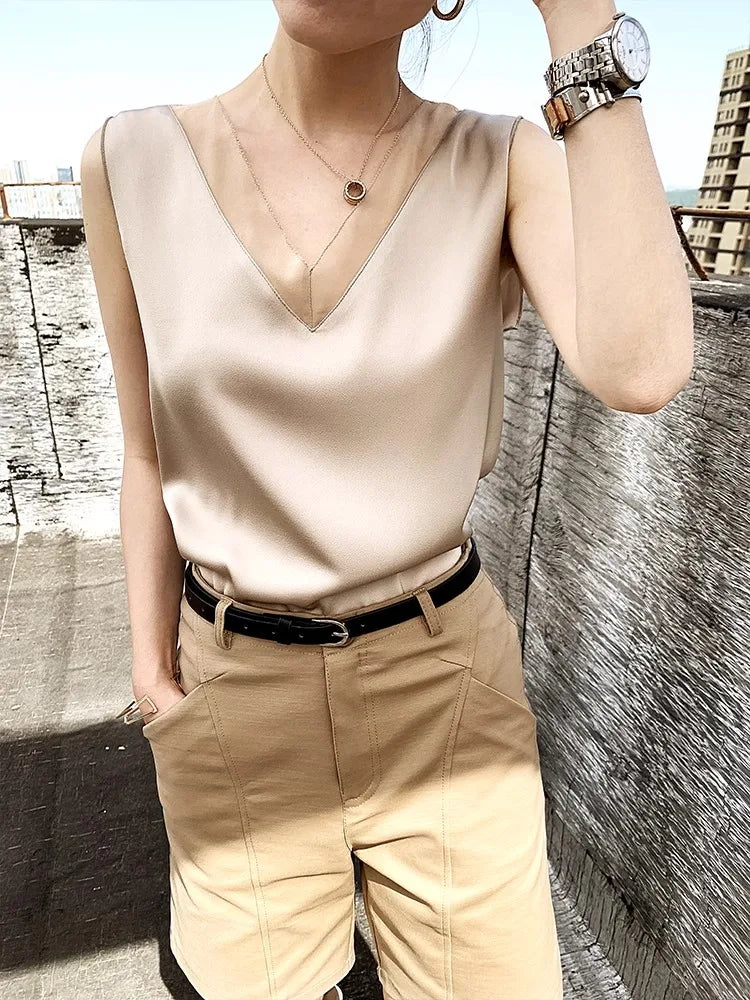 Silk halter V-neck sleeveless bodice Satin vest lace with beautiful back summer jacket with suit top