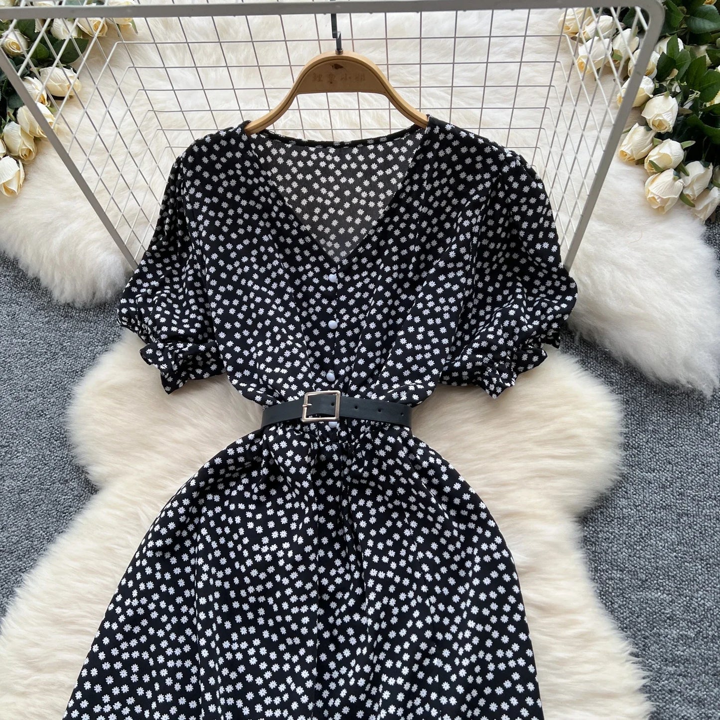 Sommer Plissiert Damen Knopfkleider Lässige Strandurlaub Kurzarm V-Ausschnitt Damen Midikleid Böhmische Mujer Vestidos