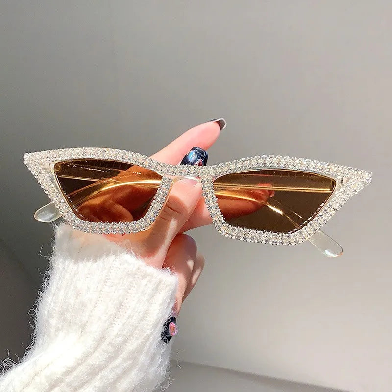 KLASSNUM Luxuriöse Cat-Eye-Sonnenbrille für Damen und Herren, modische Diamant-Dreieck-Marken-Designer-Glitzer-Sonnenbrille UV400 Shades Brille