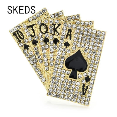 SKEDS Fashion Damen Herren Funkelnde Vollkristall Poker Brosche Anstecknadeln Besonderes Design Unisex Mode Metall Strass Schmuck Geschenk