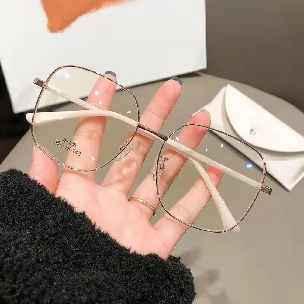 Fashion Metal Anti-Blue Light Glasses Women Men Vintage Ultralight Oval Frame Computer Game Goggles Blue Ray Blocking Eyeglasses