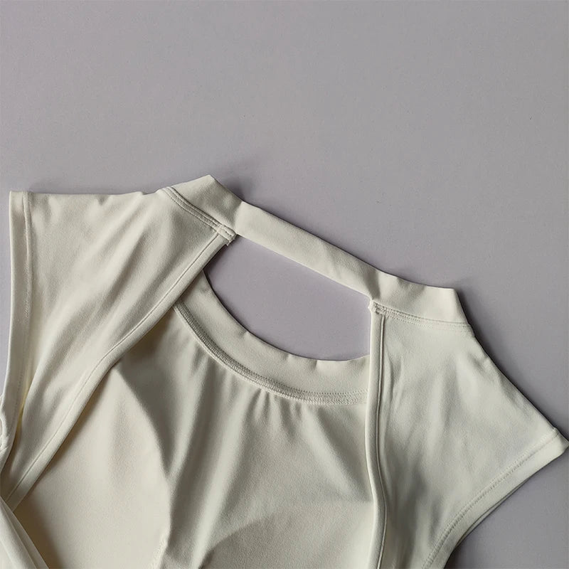 Sexy Kurzes Rückenfreies Sport-T-Shirt mit festem Brustpolster Damen Eng Anliegendes Schnell Trocknendes Schlankmachendes Yoga-Top