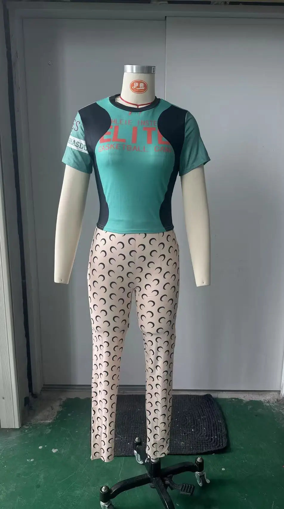 STYLISH LADY Letter Moon Printed Fitness 2 Piece Set Women Short Sleeve Crop Top and Skinny Pant Suits 2025 Summer Sports Outfit