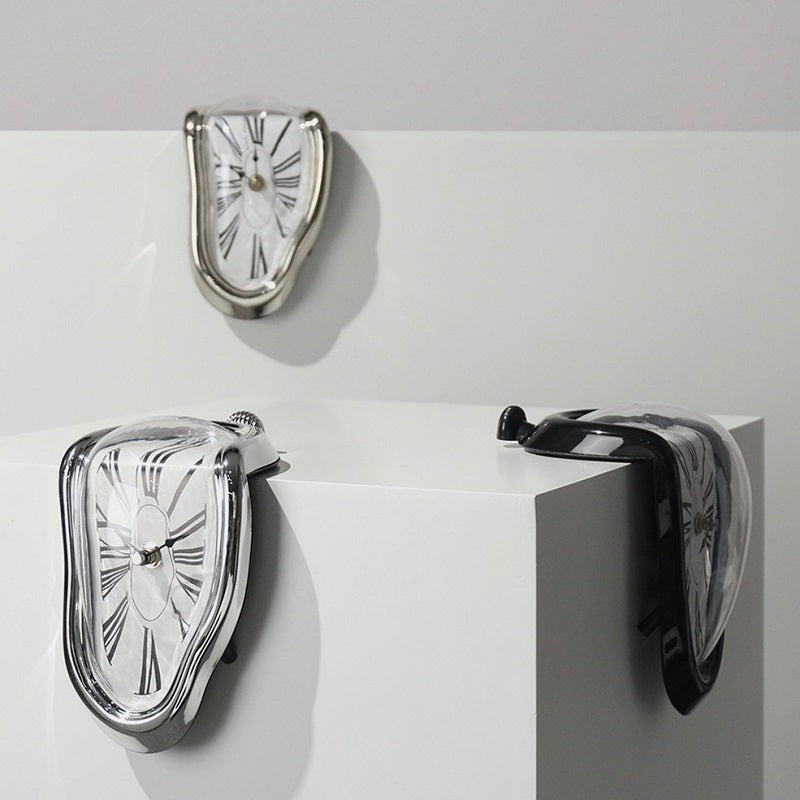 Surrealistische schmelzende Uhr geräuschlose schmelzende Wanduhr Salvador Dalí Stil dekorative Heim-Uhr Büro-Regal Tischgeschenk