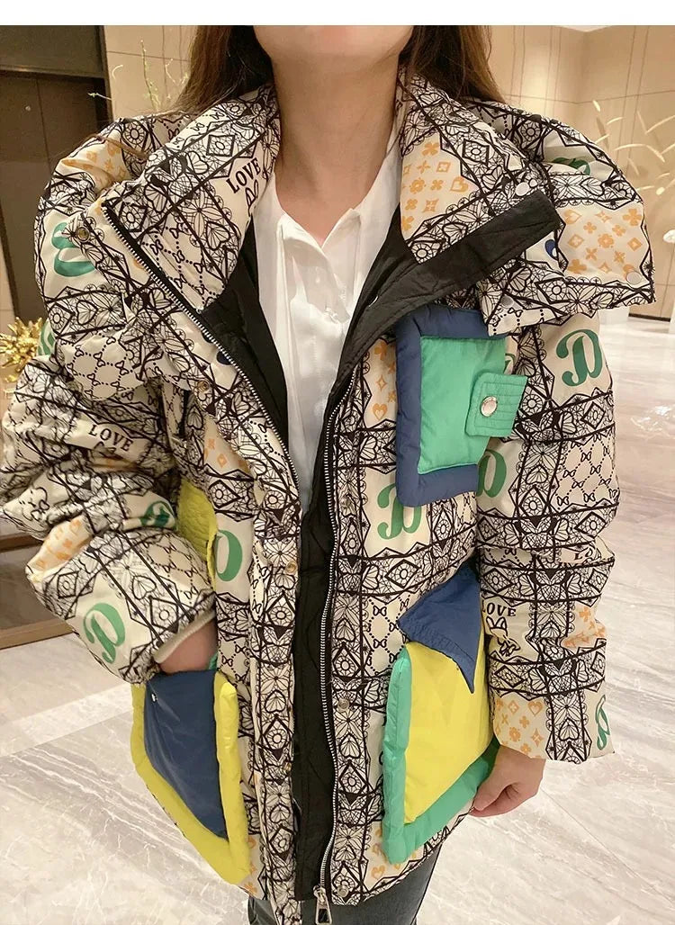 2023 Europäische Station Winter Neue Daunenjacke Damen Warm Mode Kurze Farb-Patchwork Graffiti dicke Weiße Entendaunenjacke
