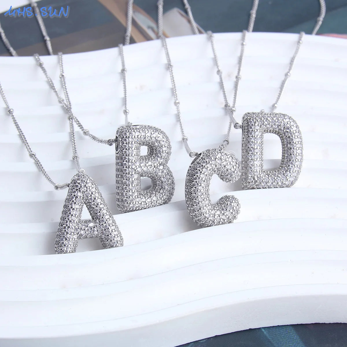 MHS.SUN Hochwertige Bubble Initialenkette Buchstabe A-Z Silberfarbene Zirkon 26 Initialen Ballon Anhänger für Damen Herren Schmuck