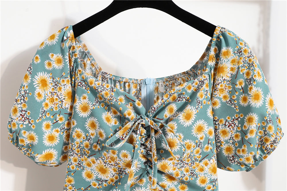 Damen Minikleider Sommer Mode Damenkleider Bedruckte Chiffonkleider mit Blumenmuster, gerafft, plissiert, kurze Puffärmel, Freizeitkleid