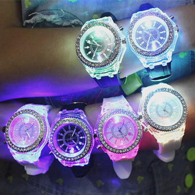 Leuchtende Quarzuhr für Damen, Persönlichkeit, Strass, LED, Mode, Genf, männliche und weibliche Studenten, Paar, Gelee-Armbanduhren
