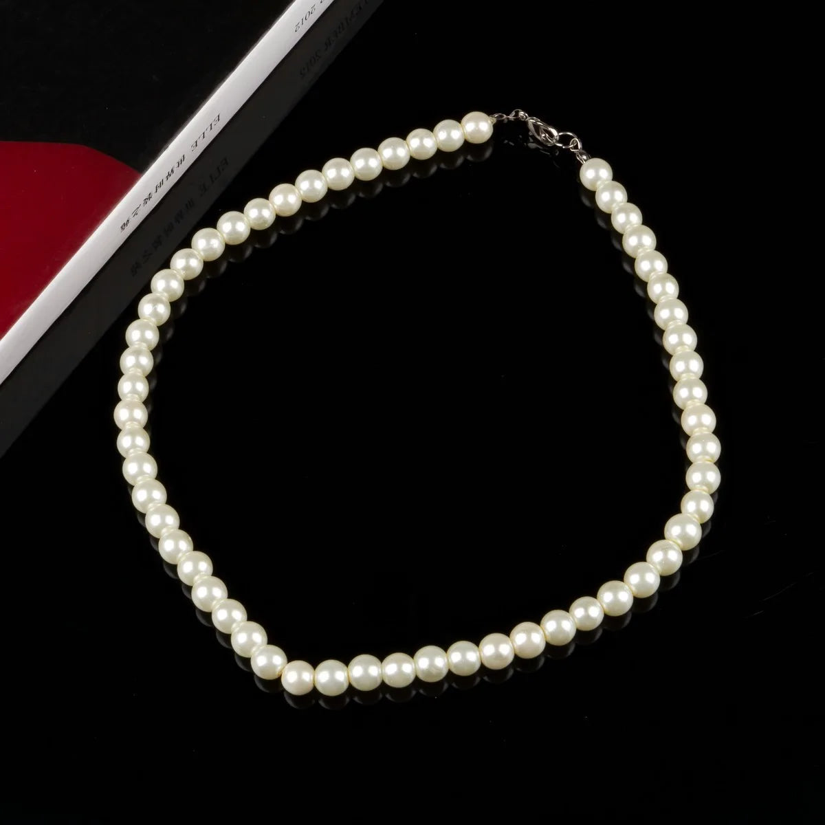 Luxuriöses Vintage dreilagiges Perlen-Collier, 2024 neue Trend-Schmuckmode Damen Halskette für den Hals Partygeschenk