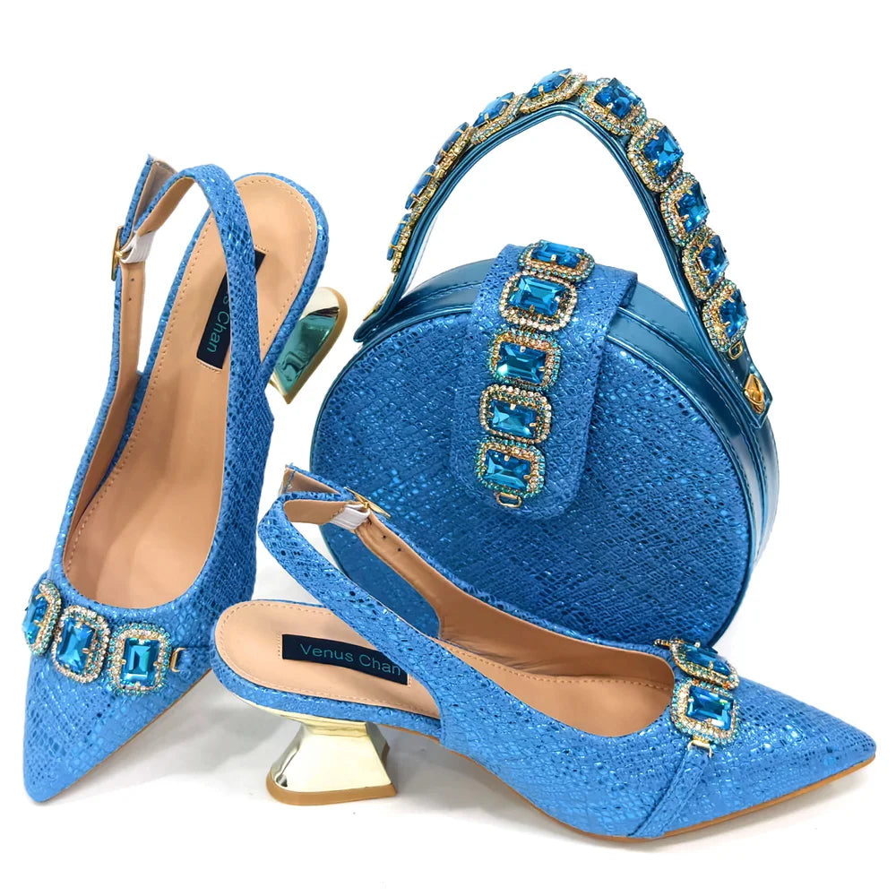 2024 Strass Spitz Zehen High Heels Schuhe und Taschen Set für Damen Hochzeit und Party Elegante Luxusmode in Weinrot