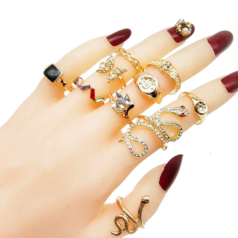 30pcs/Lot Wholesale New Mix Style Big Snake Finger Rings For Women Black Enamel Cutout Butterfly Star Cute Flower Jewelry Gifts