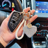 Strass-Diamant, voll besetzter Liebes-Schlüsselanhänger, Lederseil, Kreuzanhänger, herzförmiger Auto-Schlüsselanhänger, exquisite Damenschlüsselanhänger.