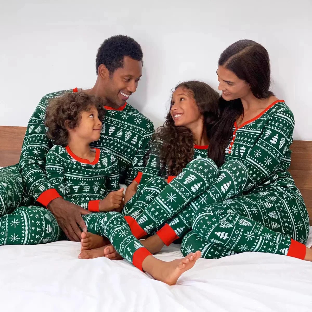 Christmas Family Matching Pajamas Set 2025 Mom Dad Kids Elk Print 2Pcs Clothes Baby Romper Family Look Soft Sleepwear Xmas Gift - MAGUSTA BEAUTY